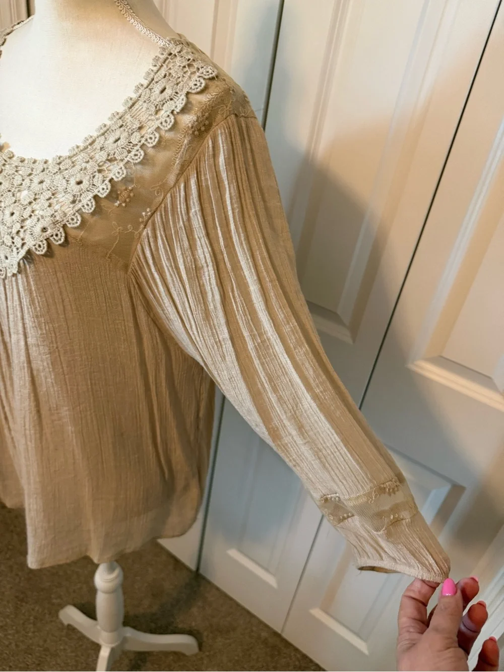 Hannah Crochet Yoke Boho Blouse Size
Large VGUC - Picture 6 of 16